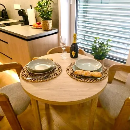 Luxusne Golf View S Nabijanim Ev
